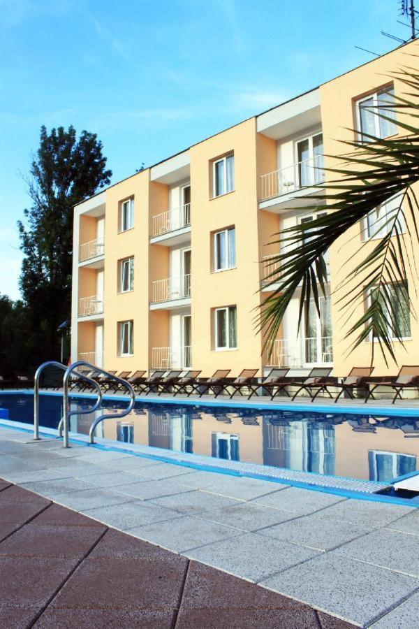 Hotel Korekt Piest'any Exterior foto